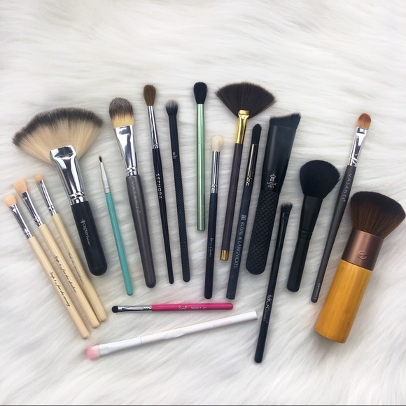 Other - Bundle of Face & Eye Makeup Brushes